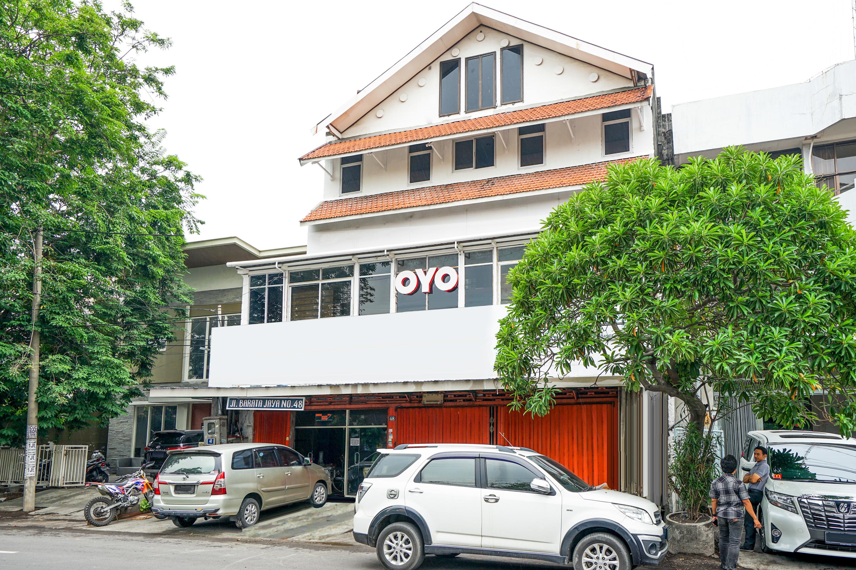 Oyo 164 Ang'S Residence Krukah Exterior photo
