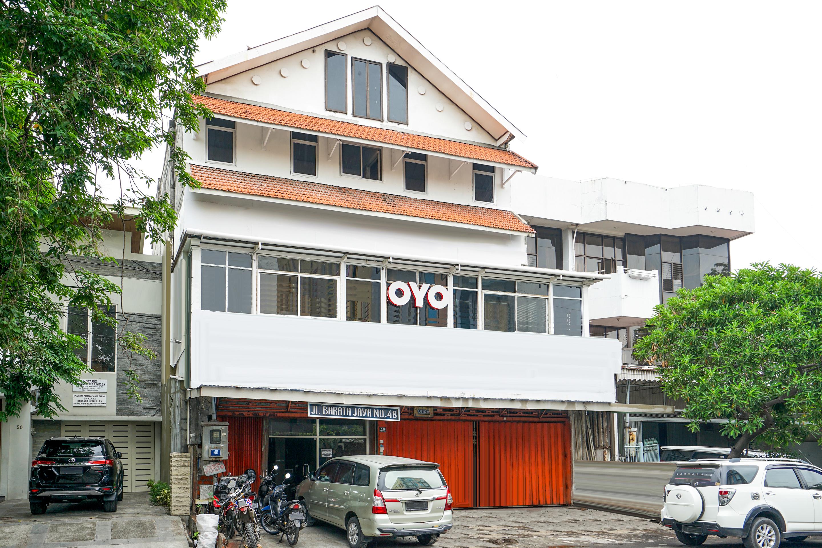 Oyo 164 Ang'S Residence Krukah Exterior photo