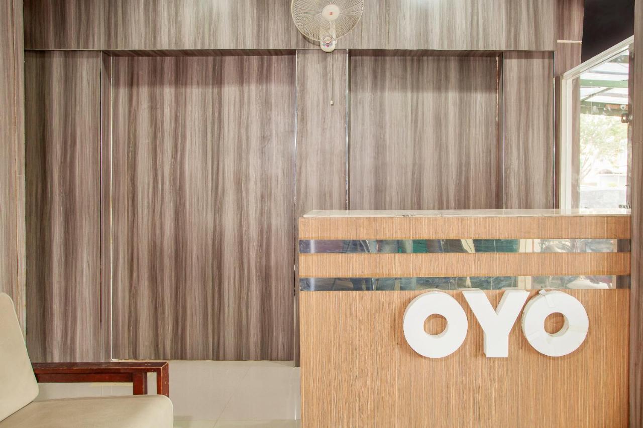 Oyo 164 Ang'S Residence Krukah Exterior photo