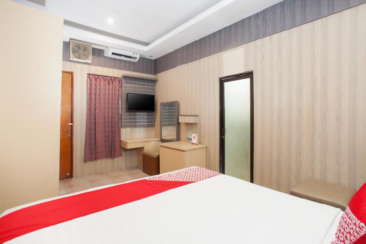 Oyo 164 Ang'S Residence Krukah Exterior photo